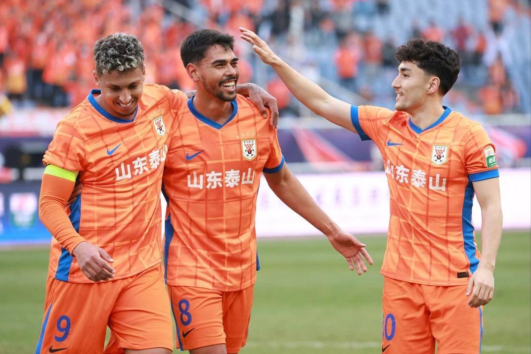 鲁能主场战平恒大,保持不败 鲁能主场战平恒大,保持不败