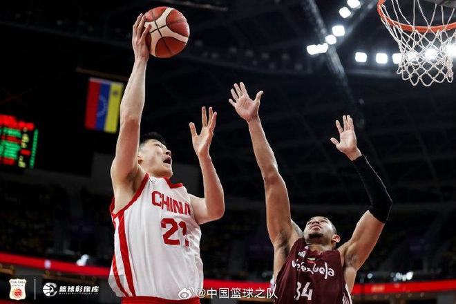 世预赛篮球比赛精彩纷呈,各队瞄准总冠军 世预赛篮球比赛精彩纷呈,各队瞄准总冠军