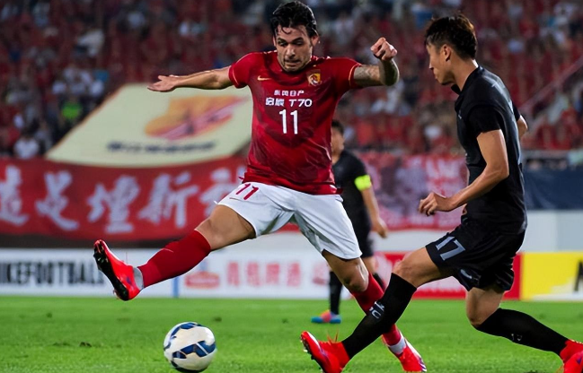 恒大主场战平,球队表现令人期待 恒大主场战平,球队表现令人期待