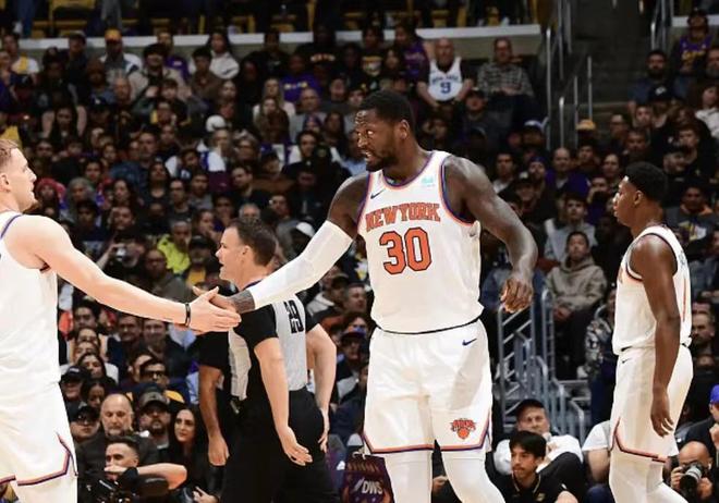 纽约尼克斯轻取开拓者,兰德尔砍下25分 纽约尼克斯轻取开拓者,兰德尔砍下25分