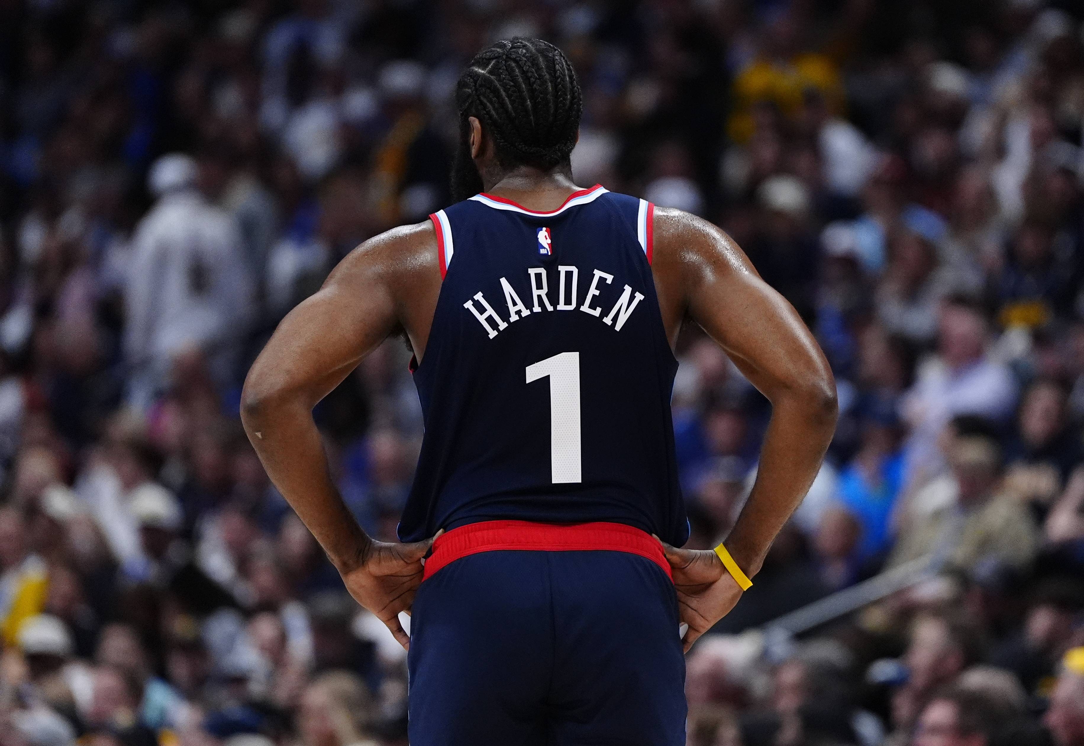 火箭队遭遇快船队逆转,遗憾失利 火箭队遭遇快船队逆转,遗憾失利