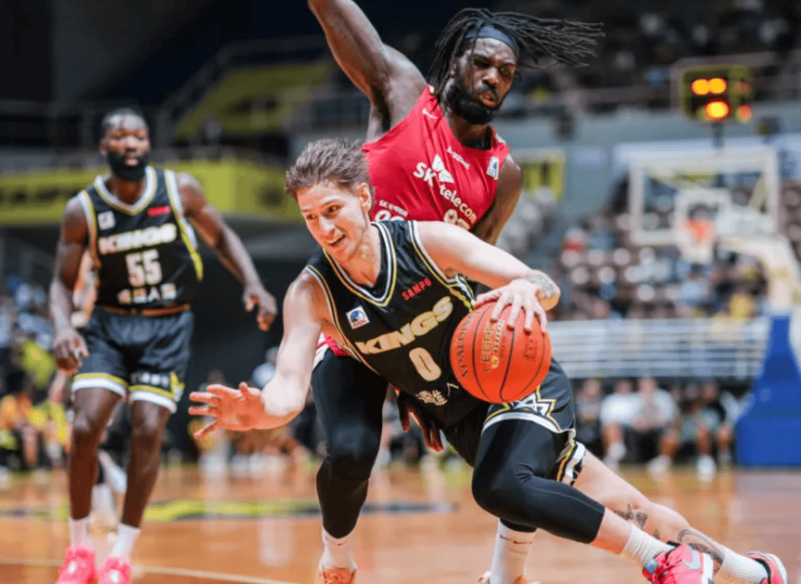 澳大利亚队在篮球赛场上展现出色 澳大利亚队在篮球赛场上展现出色