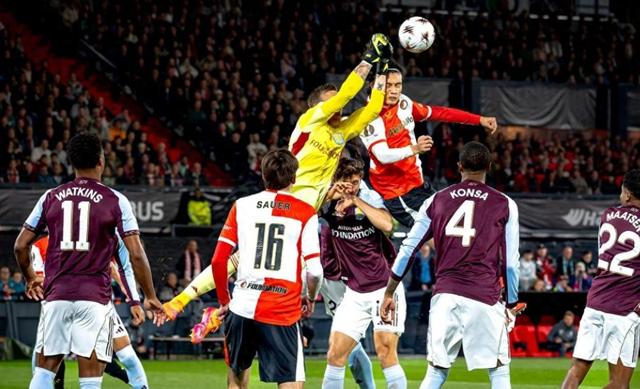 守门员壁垒,助球队零封对手 守门员壁垒,助球队零封对手