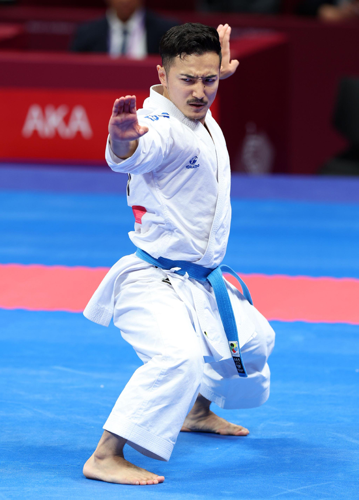 空手道男子公斤级:谢斯世战胜对手 空手道男子公斤级:谢斯世战胜对手