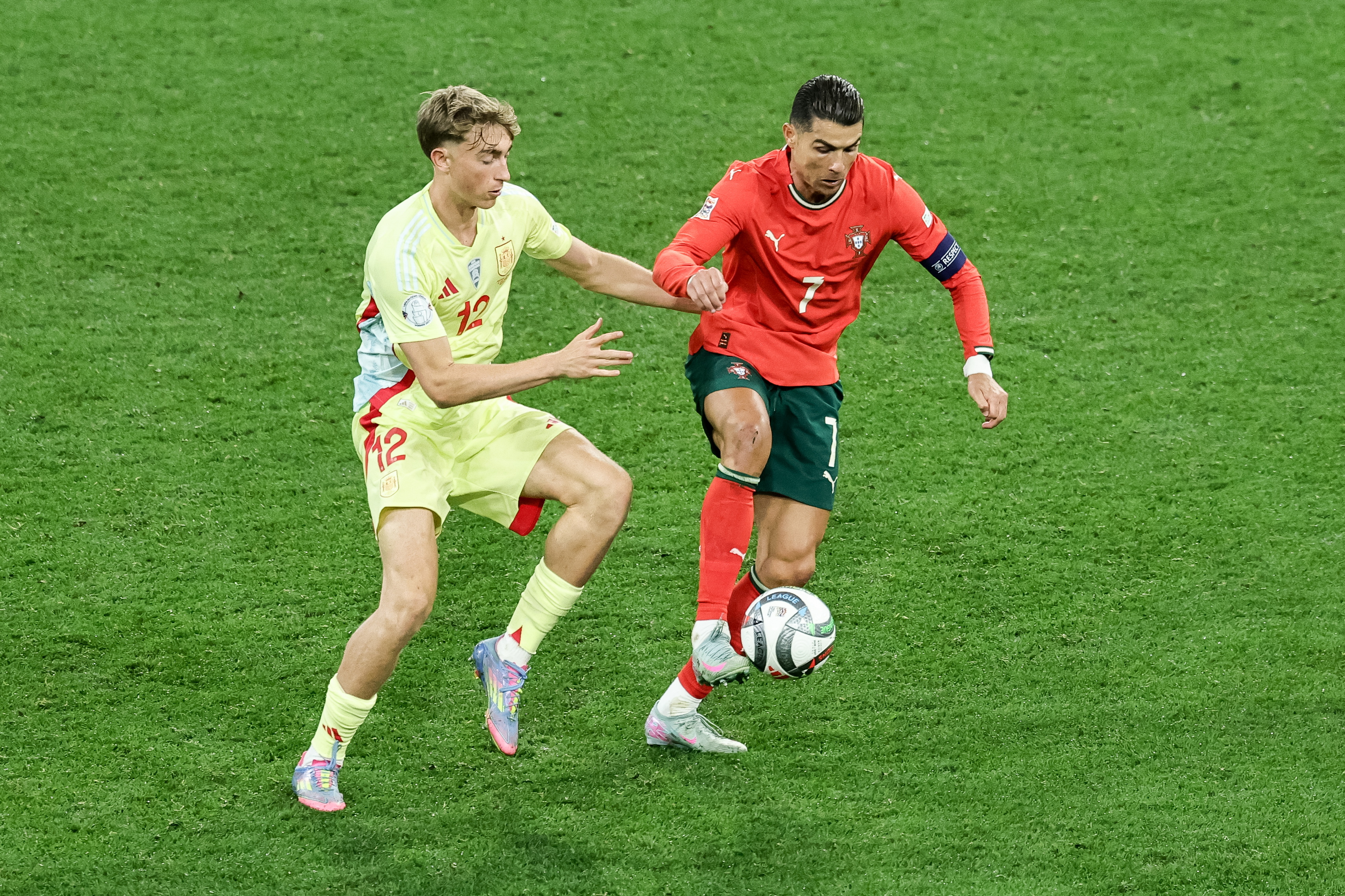 欧国联赛火爆揭幕，球场激情四射