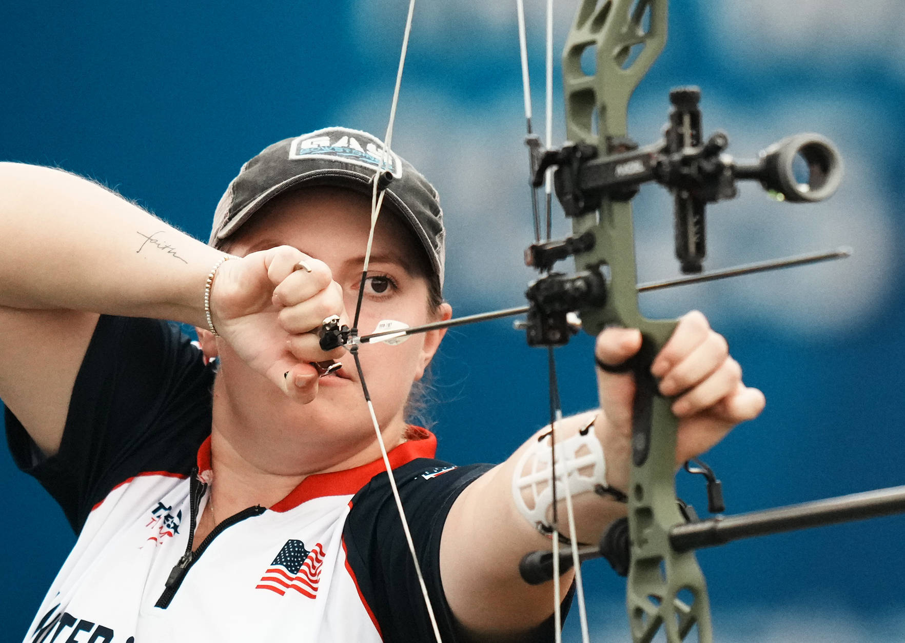 韩国射箭队突破困境，暂居团体第一