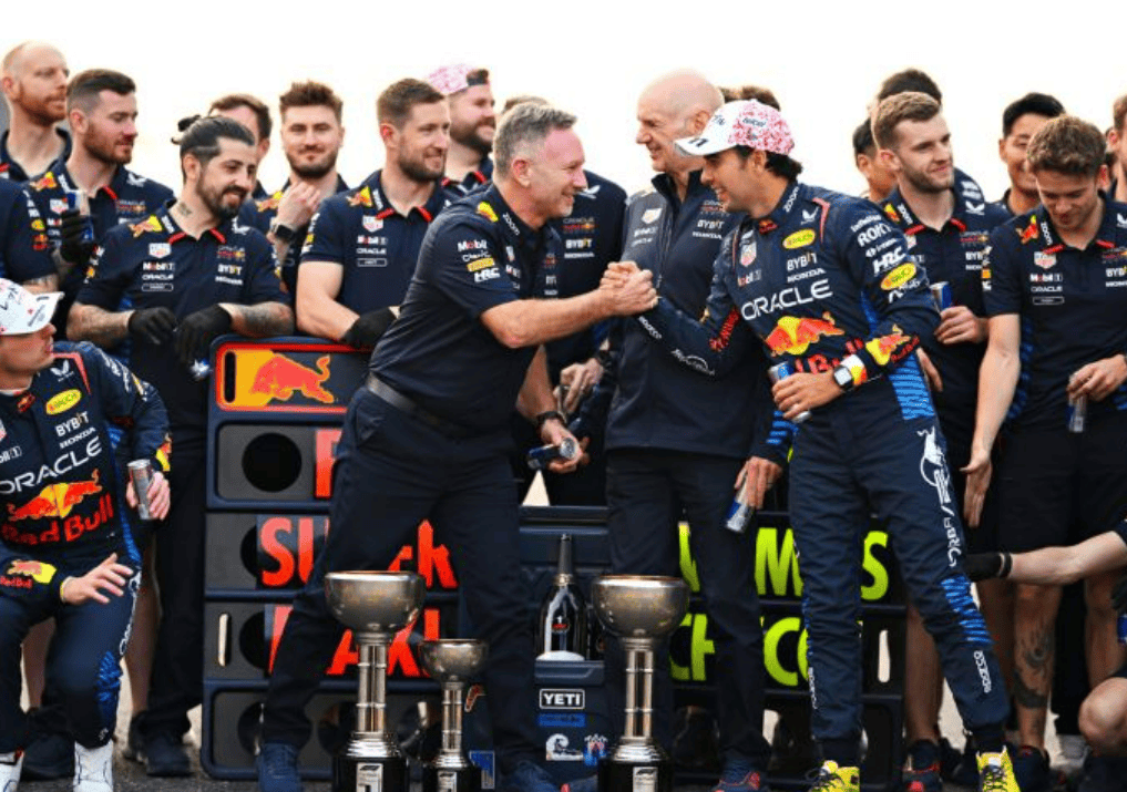 爱游戏在线-包含红牛车队碾压迈凯伦，佩雷兹惊艳四座的词条