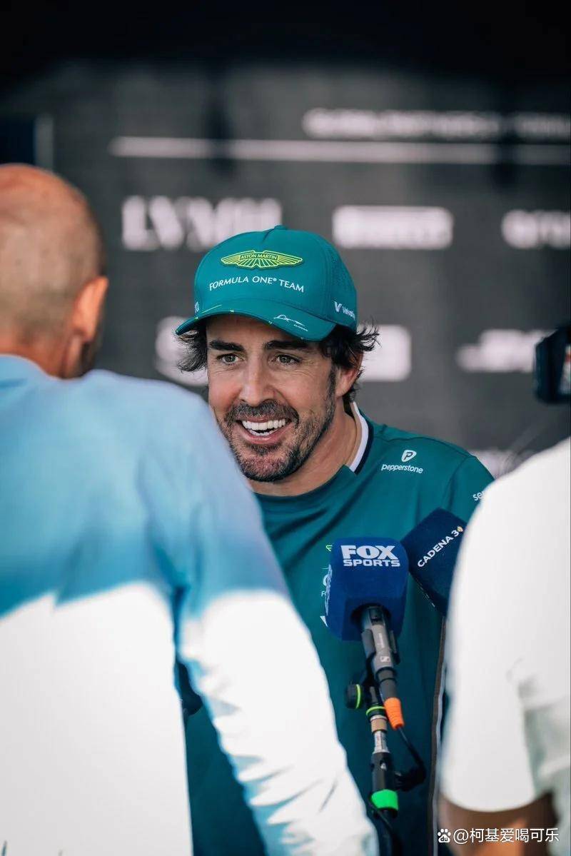 梅赛德斯绝杀雷诺车队,阿隆索点燃赛场的简单介绍 梅赛德斯绝杀雷诺车队,阿隆索点燃赛场的简单介绍