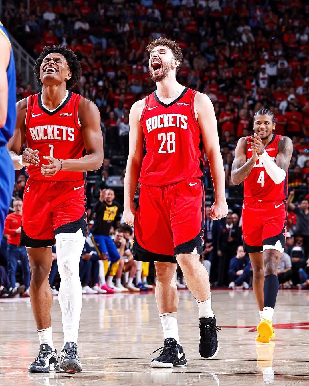 包含76人险胜火箭，米切尔爆发神勇的词条