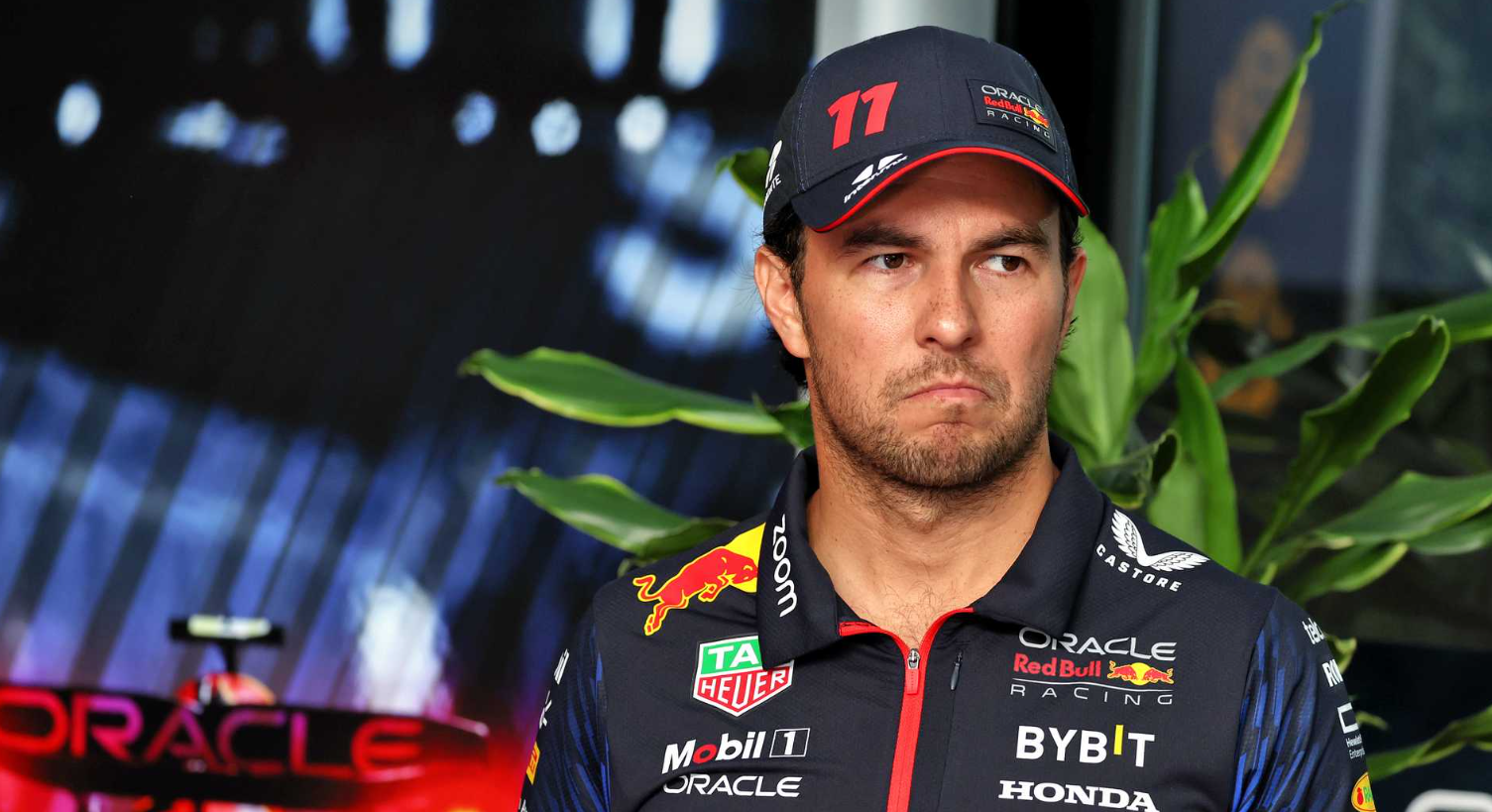 关于梅赛德斯翻盘雷诺车队，佩雷兹高光表现的信息